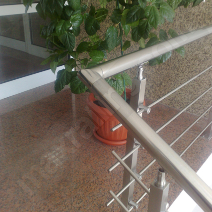 Иноксови парапети